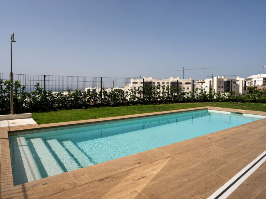 Apartamento en planta baja con piscina privada en El Higuerón West, Fuengirola